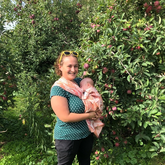 Meet your Posher, Sarah - Picture 1 of 1